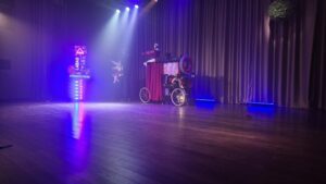 Spektaklis „DVYLIKA IŠ PAŠTO KARIETOS“